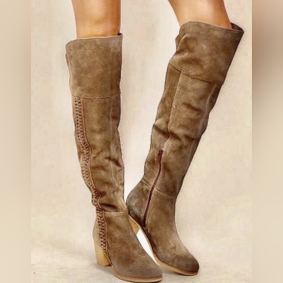 Boots - Picture 3 of 3